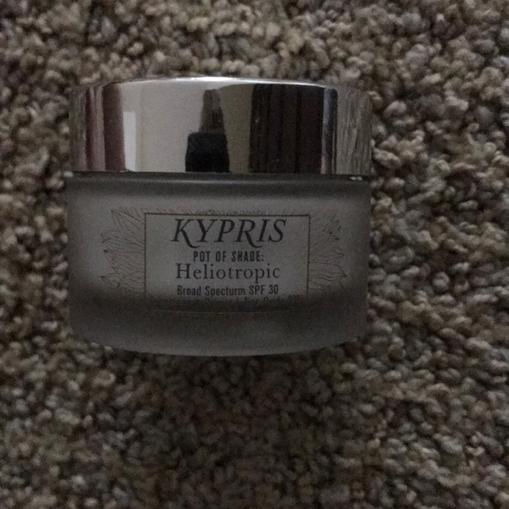 Kypris pot of shade heliotropic